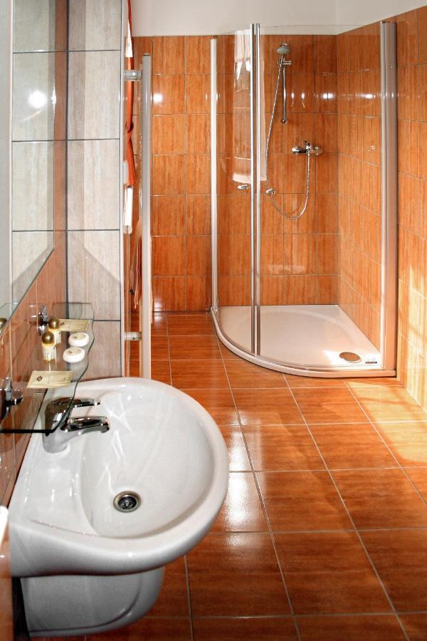 Wellness Hotel Hukvaldy Polopenze A Wellness V Cene Příbor Exterior foto